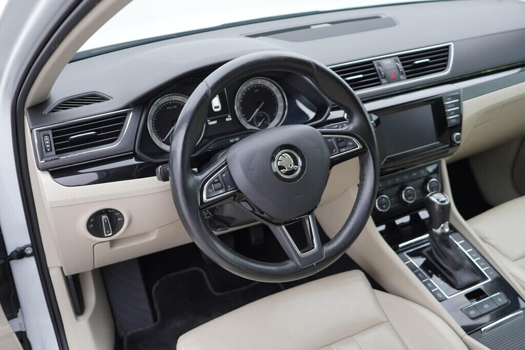 OV190V10094_23.webp_SUPERB L&K 2.0 TSI 162 kW automat