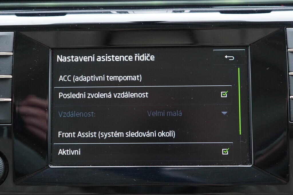 OV190V10094_31.webp_SUPERB L&K 2.0 TSI 162 kW automat