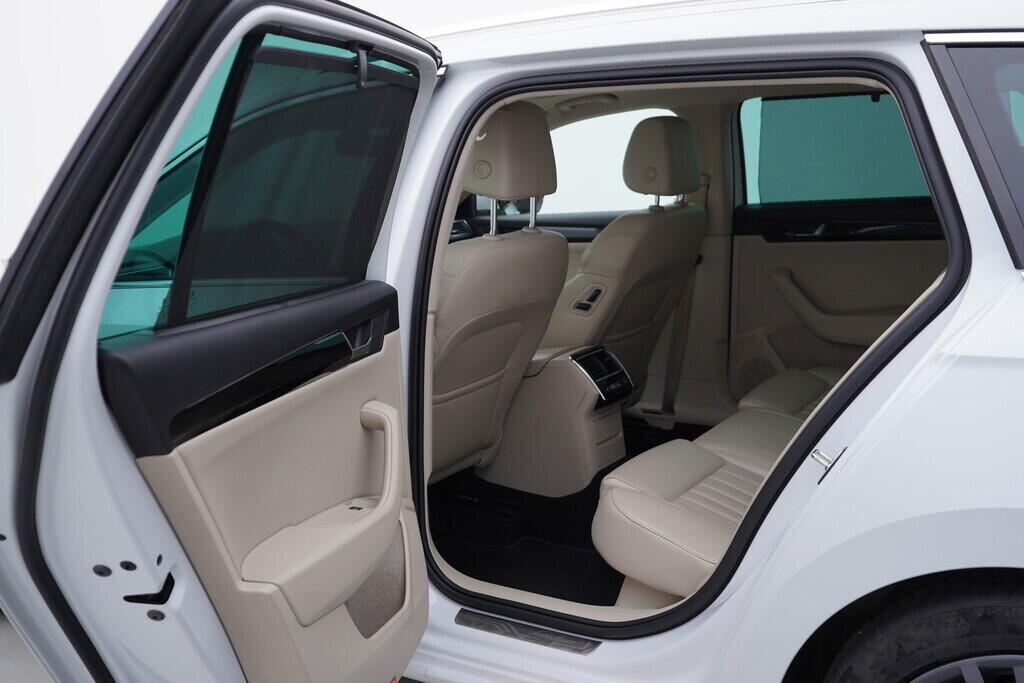 OV190V10094_38.webp_SUPERB L&K 2.0 TSI 162 kW automat