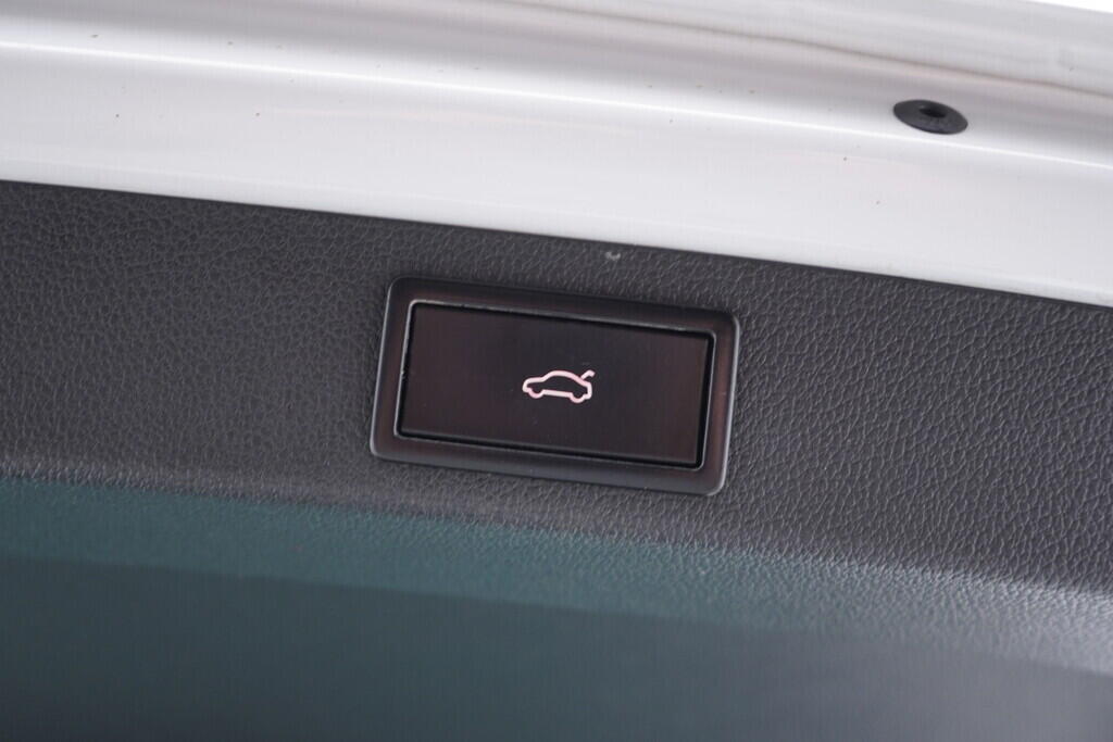 OV190V10094_42.webp_SUPERB L&K 2.0 TSI 162 kW automat