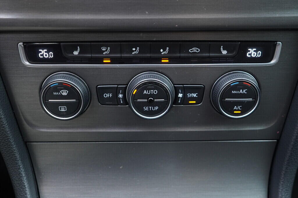 OV190V10097_34.webp_GOLF Comfortline 1.4 TSI 90 kW manuál