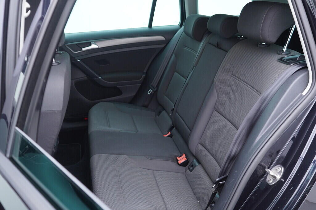 OV190V10097_37.webp_GOLF Comfortline 1.4 TSI 90 kW manuál