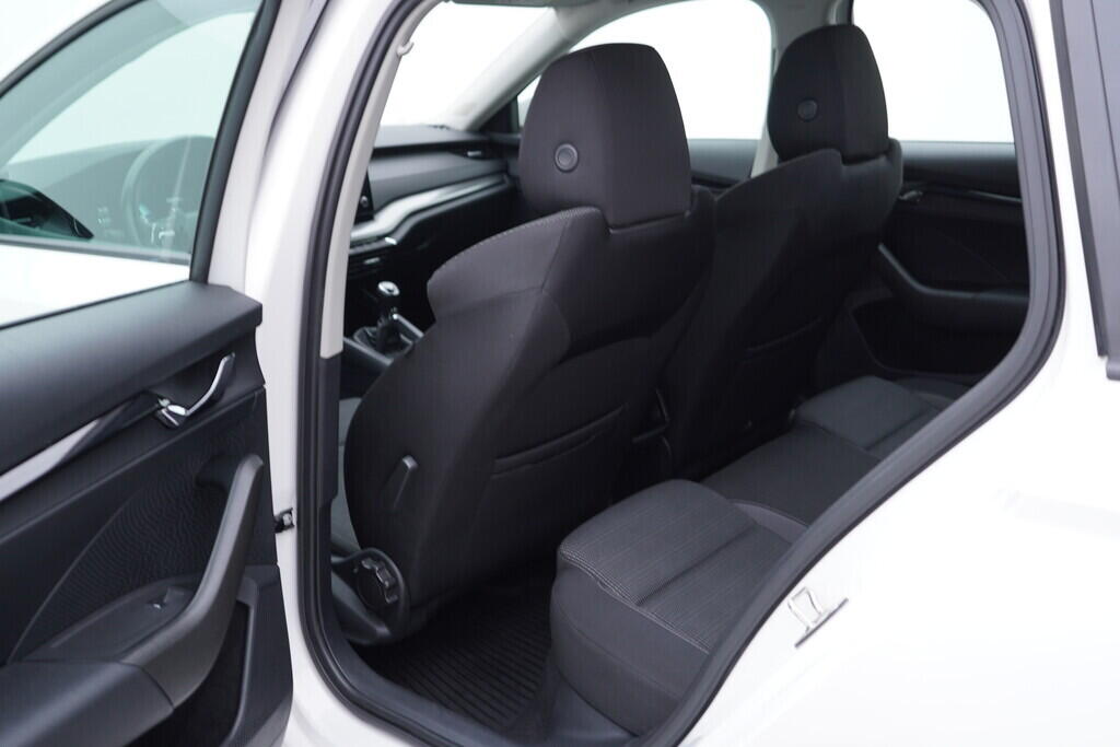 OV190V10108_34.webp_OCTAVIA Ambition 2.0 TDI 85 kW manuál, DPH