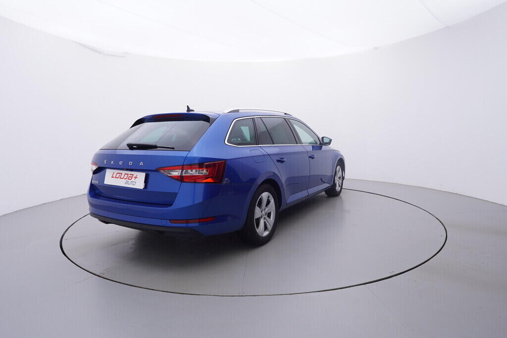 OV190V10109_14.webp_SUPERB Style Plus 2.0 TDI 110 kW manuál, DPH