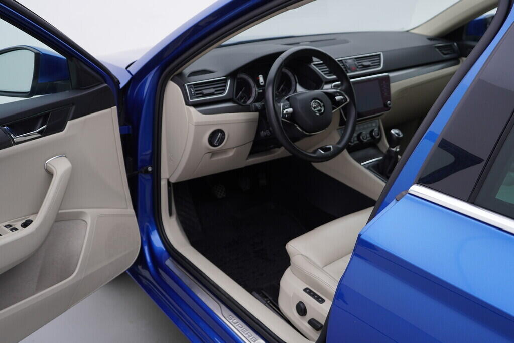 OV190V10109_18.webp_SUPERB Style Plus 2.0 TDI 110 kW manuál, DPH