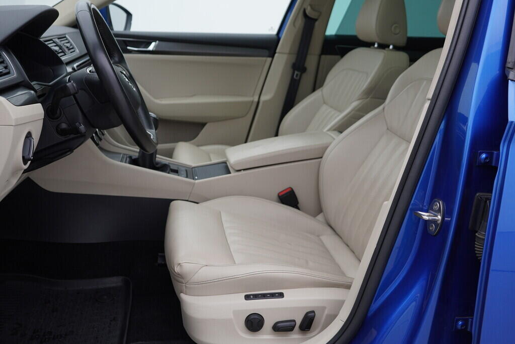 OV190V10109_23.webp_SUPERB Style Plus 2.0 TDI 110 kW manuál, DPH