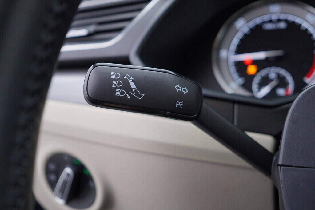 OV190V10109_24.webp_SUPERB Style Plus 2.0 TDI 110 kW manuál, DPH