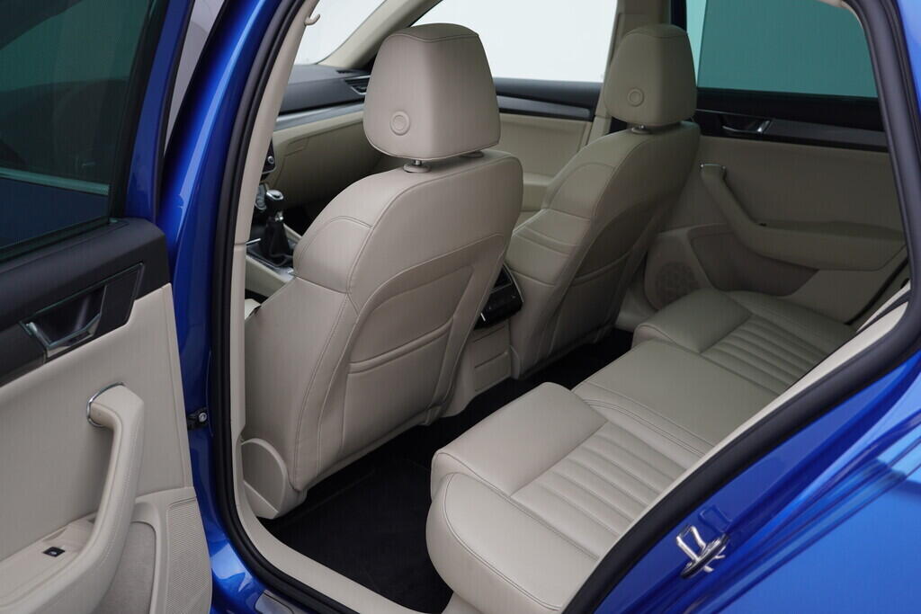 OV190V10109_36.webp_SUPERB Style Plus 2.0 TDI 110 kW manuál, DPH