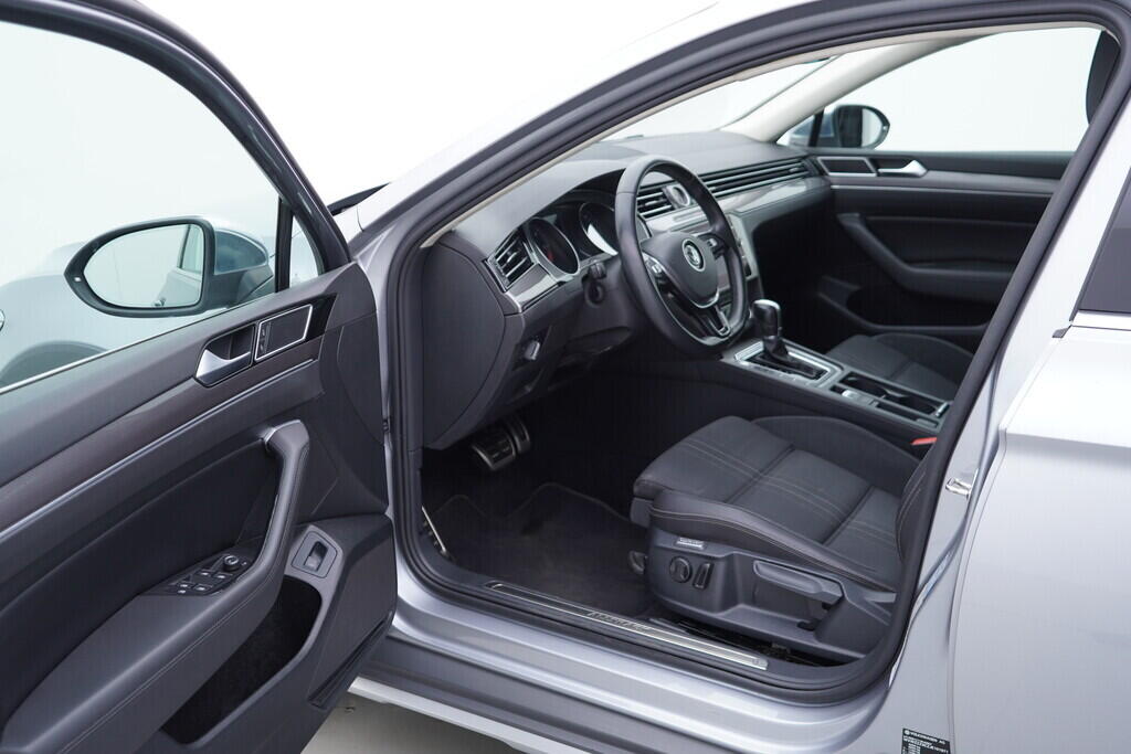 OV190V10110_18.webp_PASSAT ALLTRACK 2.0 TDI 140 kW automat, DPH