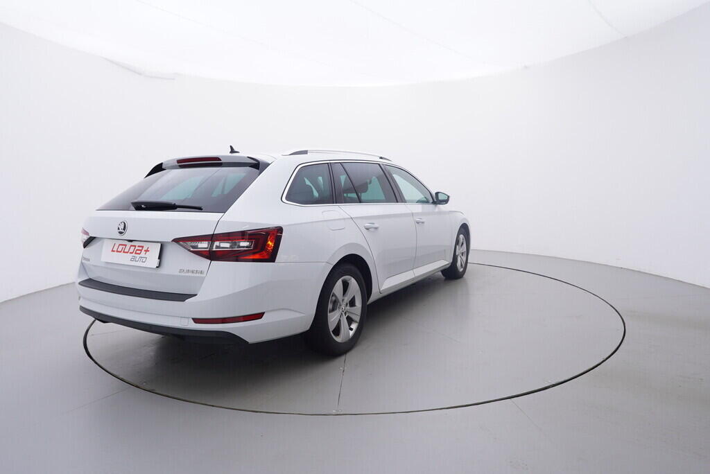 OV190V10112_14.webp_SUPERB Style 2.0 TDI 140 kW automat