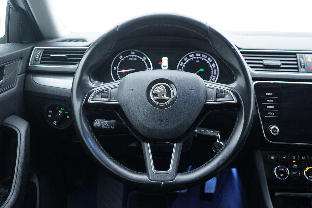 OV190V10112_28.webp_SUPERB Style 2.0 TDI 140 kW automat