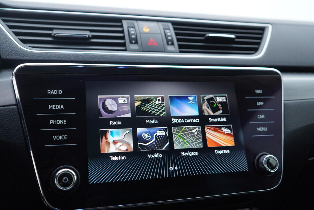 OV190V10112_29.webp_SUPERB Style 2.0 TDI 140 kW automat