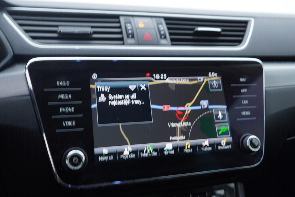 OV190V10112_32.webp_SUPERB Style 2.0 TDI 140 kW automat