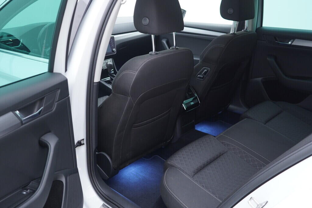 OV190V10112_35.webp_SUPERB Style 2.0 TDI 140 kW automat