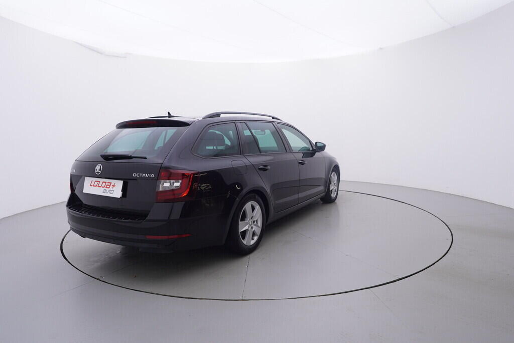 OV190V10115_14.webp_OCTAVIA Ambition DRIVE 1.5 TSI 110 kW automat