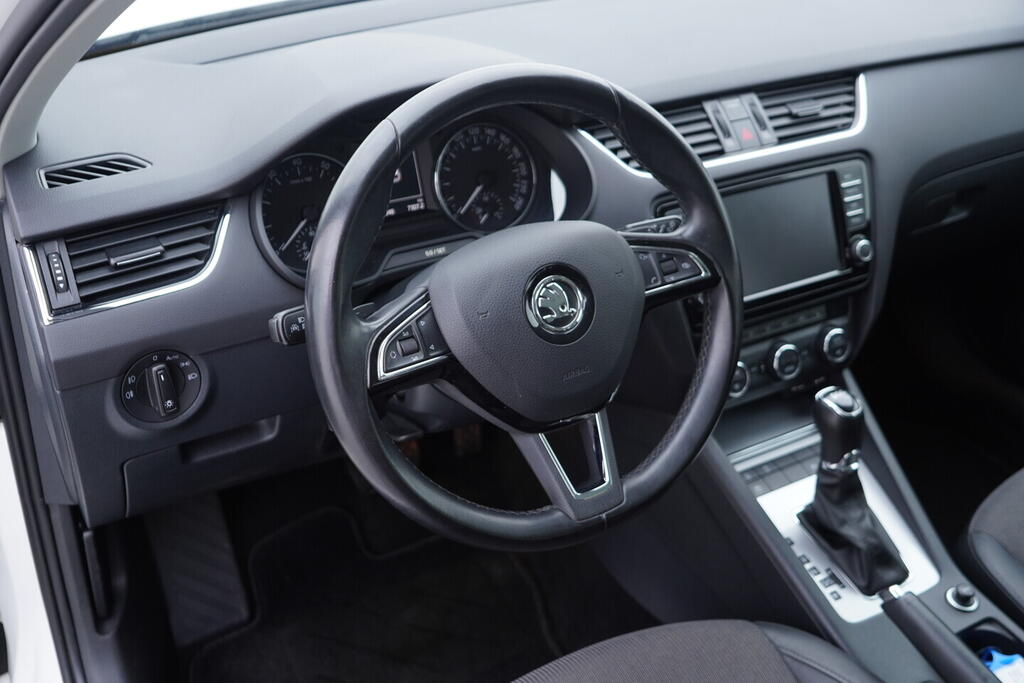 OV190V10117_23.webp_OCTAVIA Elegance 1.4 TSI 103 kW automat