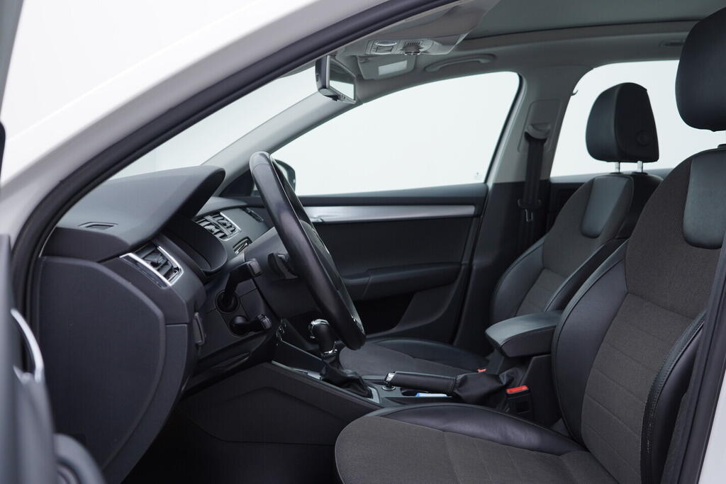 OV190V10117_24.webp_OCTAVIA Elegance 1.4 TSI 103 kW automat