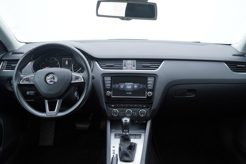 OV190V10117_28.webp_OCTAVIA Elegance 1.4 TSI 103 kW automat