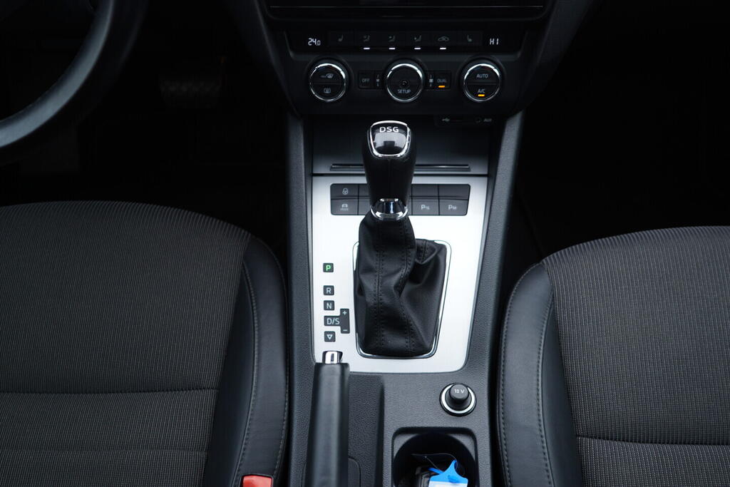 OV190V10117_34.webp_OCTAVIA Elegance 1.4 TSI 103 kW automat