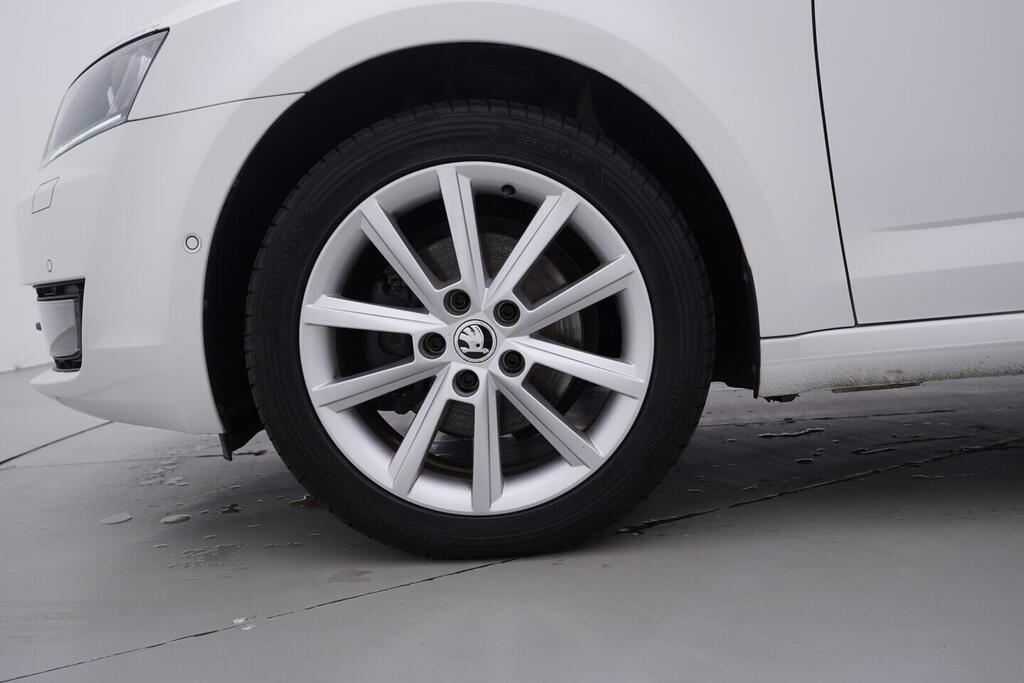 OV190V10117_40.webp_OCTAVIA Elegance 1.4 TSI 103 kW automat