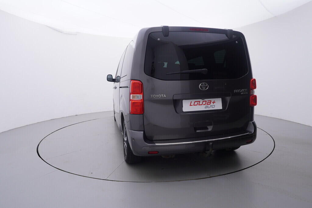 OV190V10120_13.webp_PROACE VERSO Family 2.0 D-4D  130 kW automat, DPH