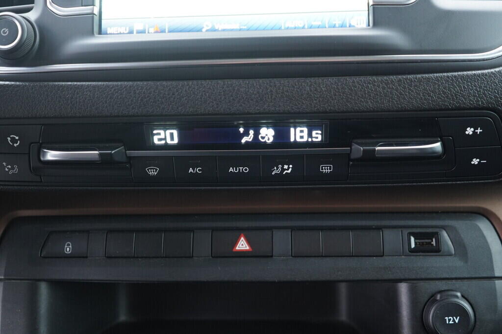 OV190V10120_31.webp_PROACE VERSO Family 2.0 D-4D  130 kW automat, DPH