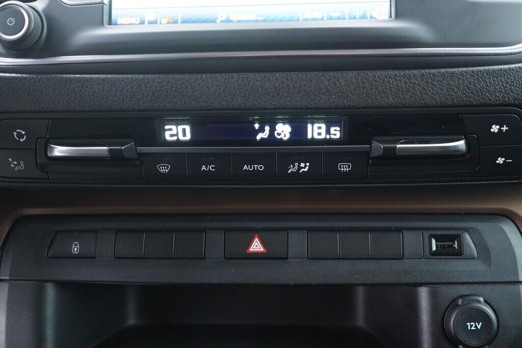 OV190V10120_32.webp_PROACE VERSO Family 2.0 D-4D  130 kW automat, DPH