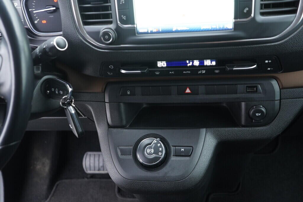 OV190V10120_33.webp_PROACE VERSO Family 2.0 D-4D  130 kW automat, DPH