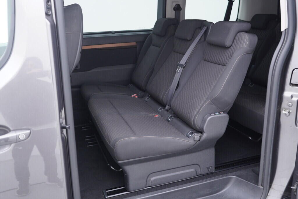 OV190V10120_36.webp_PROACE VERSO Family 2.0 D-4D  130 kW automat, DPH