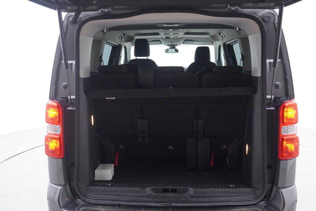 OV190V10120_38.webp_PROACE VERSO Family 2.0 D-4D  130 kW automat, DPH