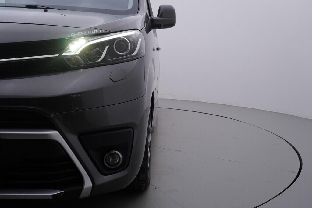 OV190V10120_43.webp_PROACE VERSO Family 2.0 D-4D  130 kW automat, DPH