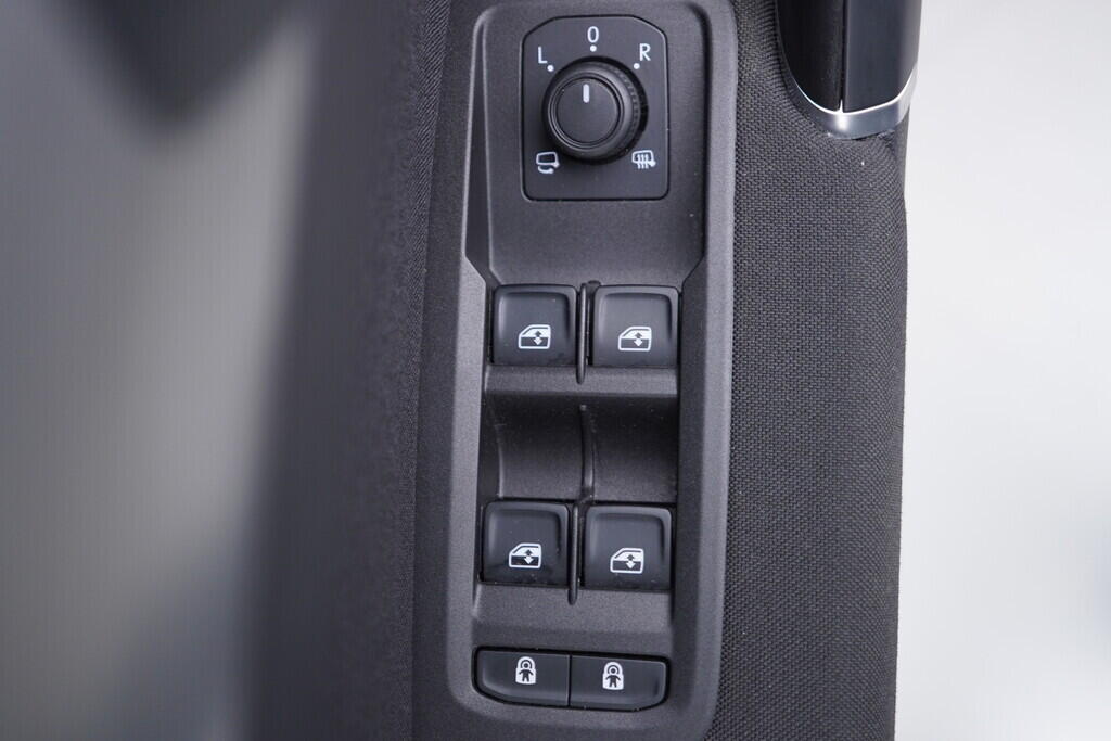 OV190V10122_20.webp_TOURAN CL 2.0 TDI 110 kW automat, DPH