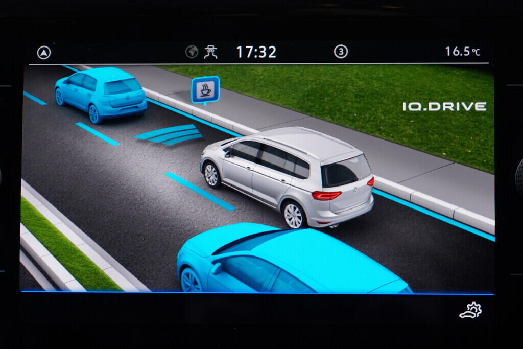 OV190V10122_28.webp_TOURAN CL 2.0 TDI 110 kW automat, DPH