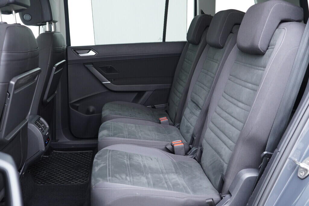 OV190V10122_36.webp_TOURAN CL 2.0 TDI 110 kW automat, DPH