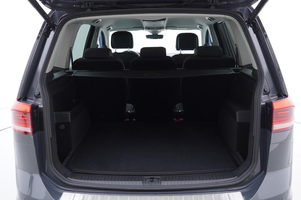 OV190V10122_38.webp_TOURAN CL 2.0 TDI 110 kW automat, DPH