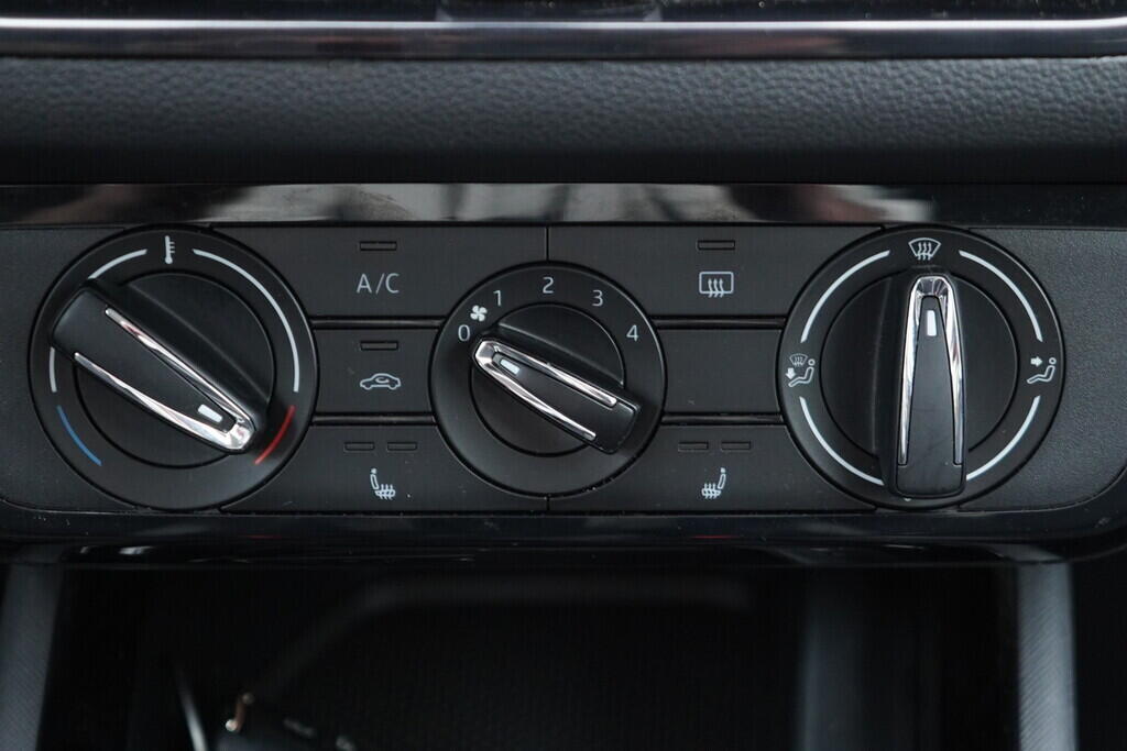 OV190V10124_30.webp_SCALA Selection 1.0 TSI 85 kW manuál, DPH