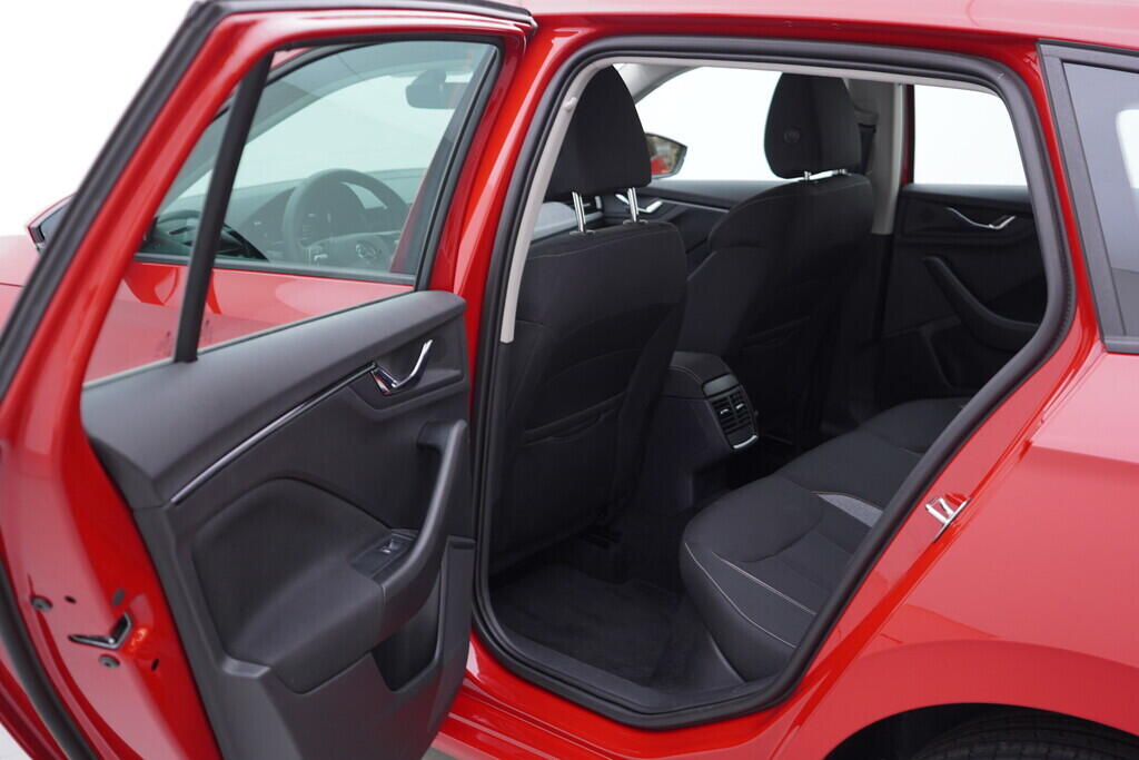 OV190V10124_33.webp_SCALA Selection 1.0 TSI 85 kW manuál, DPH