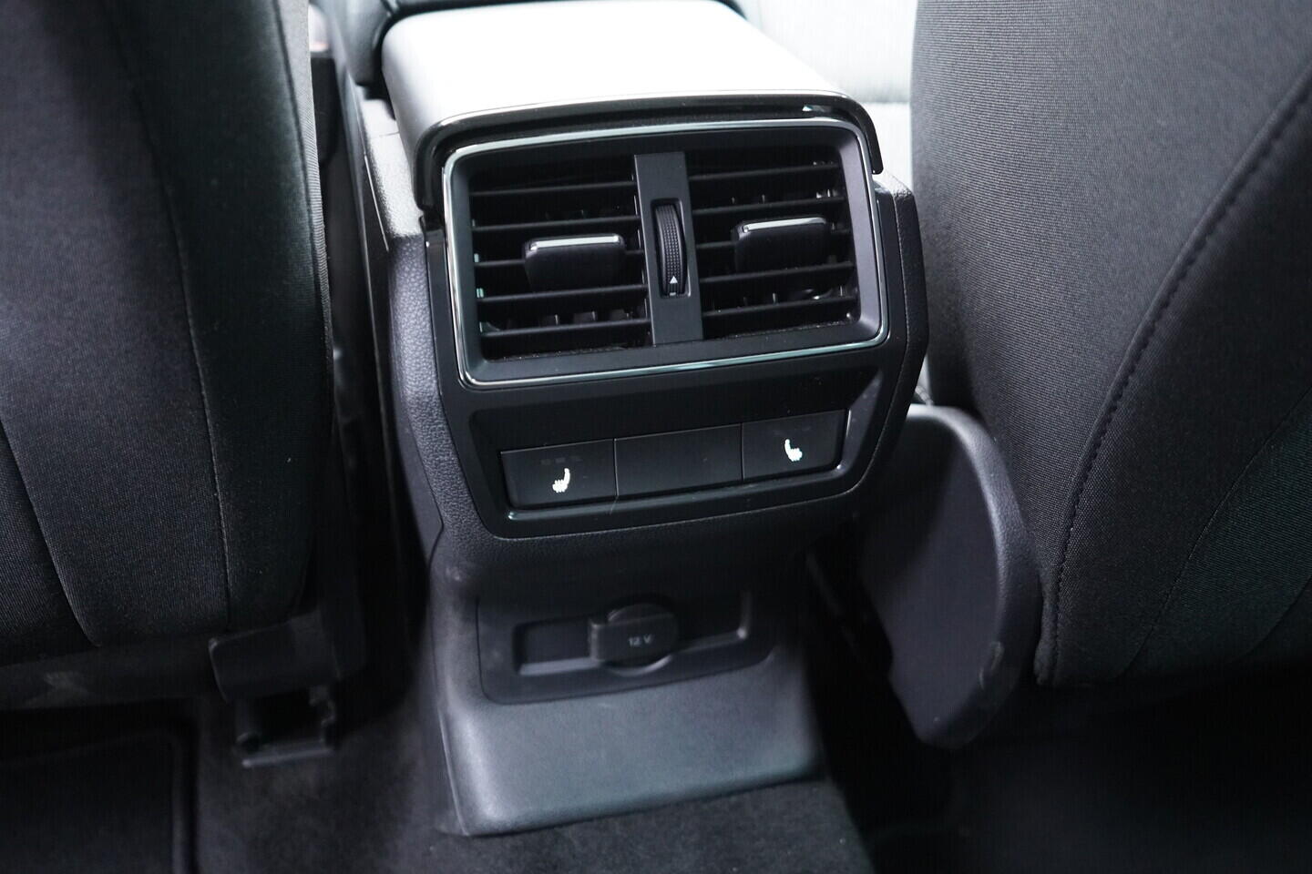 OV190V10127_39.webp_KAROQ Selection 1.5 TSI 110 kW automat, DPH