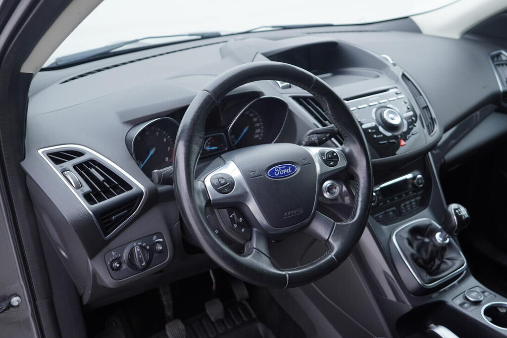 OV190V10130_21.webp_KUGA Titanium 1.5  110 kW manuál