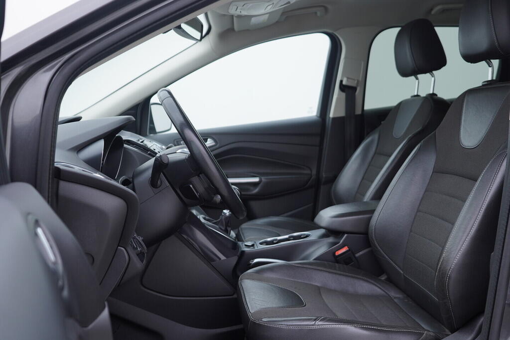 OV190V10130_22.webp_KUGA Titanium 1.5  110 kW manuál