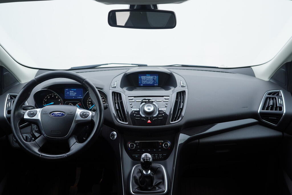 OV190V10130_25.webp_KUGA Titanium 1.5  110 kW manuál