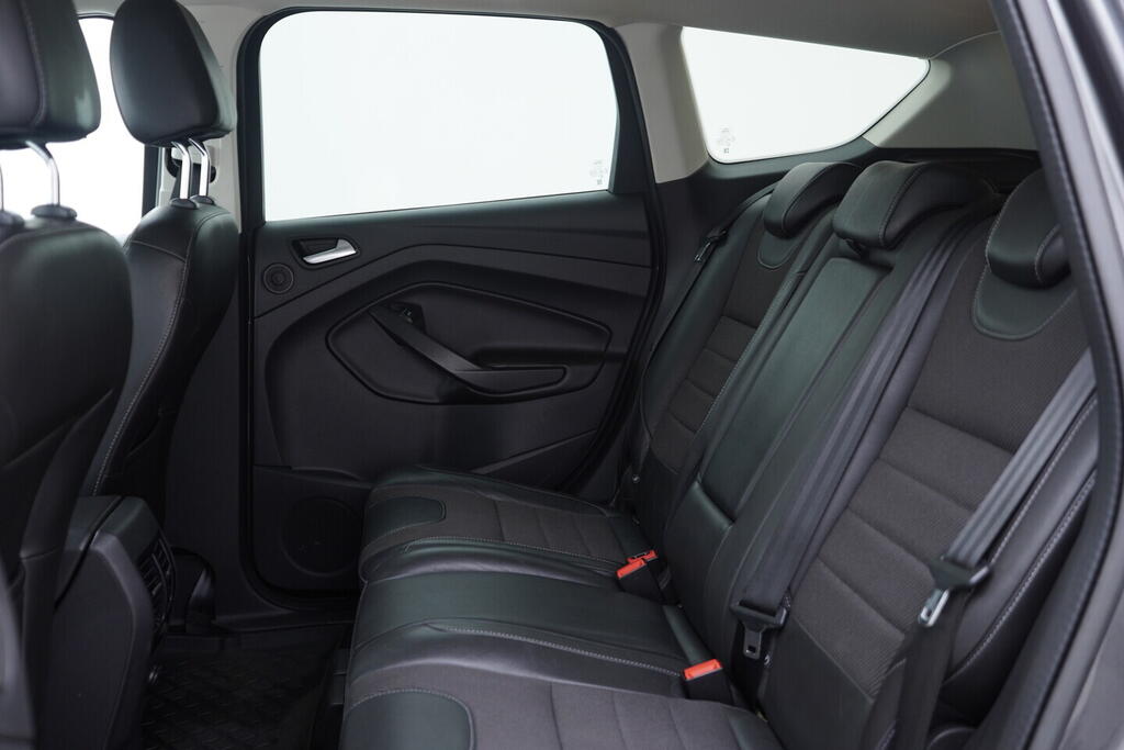 OV190V10130_33.webp_KUGA Titanium 1.5  110 kW manuál