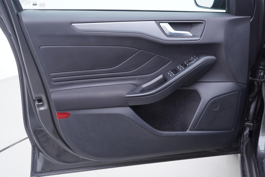 OV190V10132_19.webp_FOCUS Active Titamium 1.0  92 kW manuál