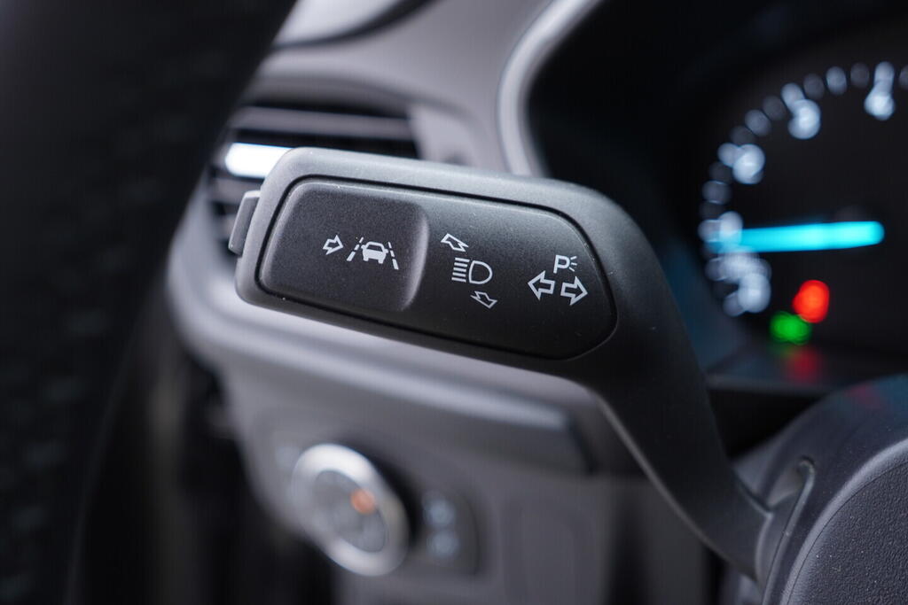 OV190V10132_23.webp_FOCUS Active Titamium 1.0  92 kW manuál