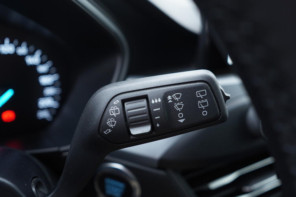 OV190V10132_24.webp_FOCUS Active Titamium 1.0  92 kW manuál