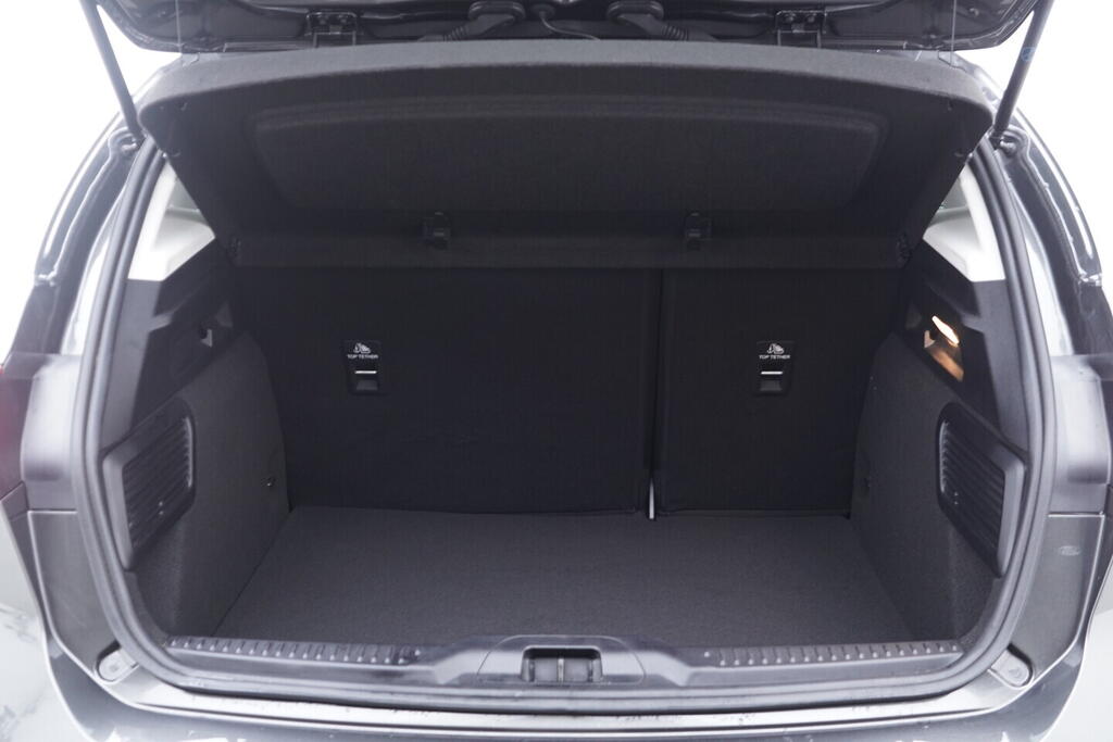 OV190V10132_34.webp_FOCUS Active Titamium 1.0  92 kW manuál