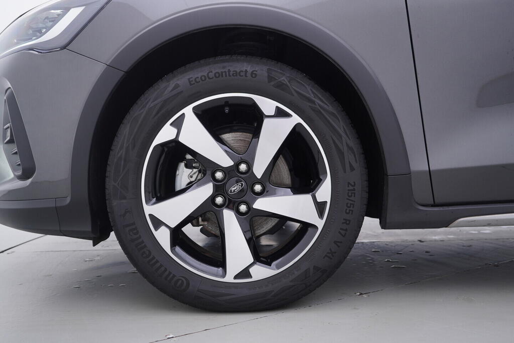 OV190V10132_35.webp_FOCUS Active Titamium 1.0  92 kW manuál