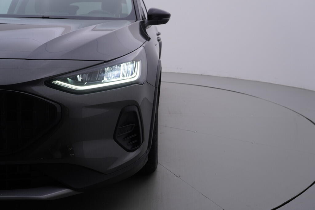 OV190V10132_38.webp_FOCUS Active Titamium 1.0  92 kW manuál