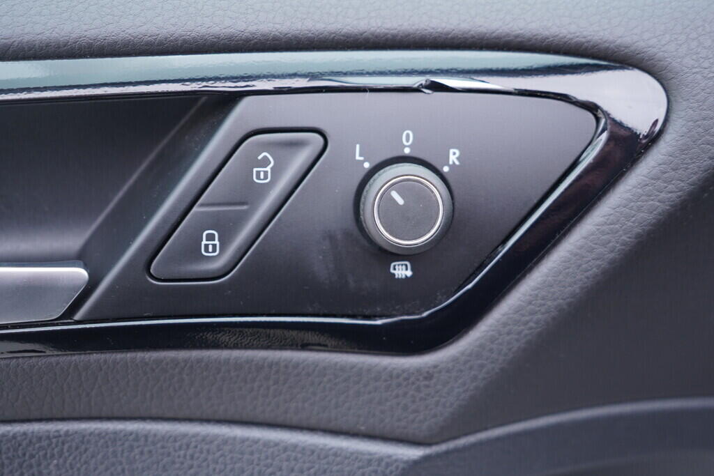 OV190V10134_21.webp_GOLF VARIANT Comfortline 1.6 TDI 81 kW automat