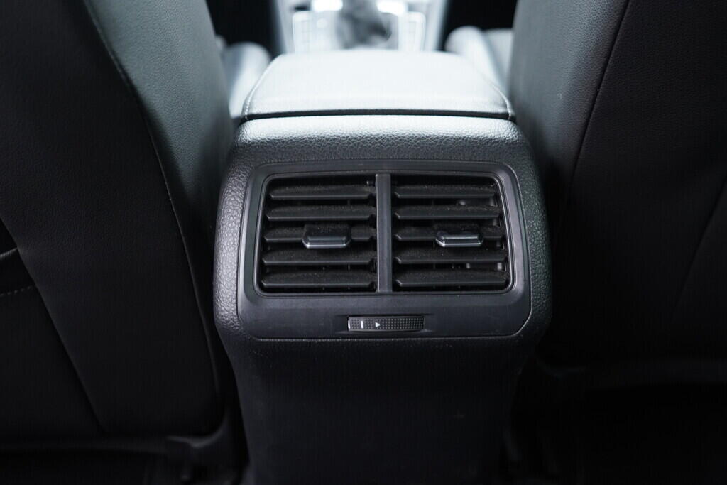 OV190V10134_36.webp_GOLF VARIANT Comfortline 1.6 TDI 81 kW automat